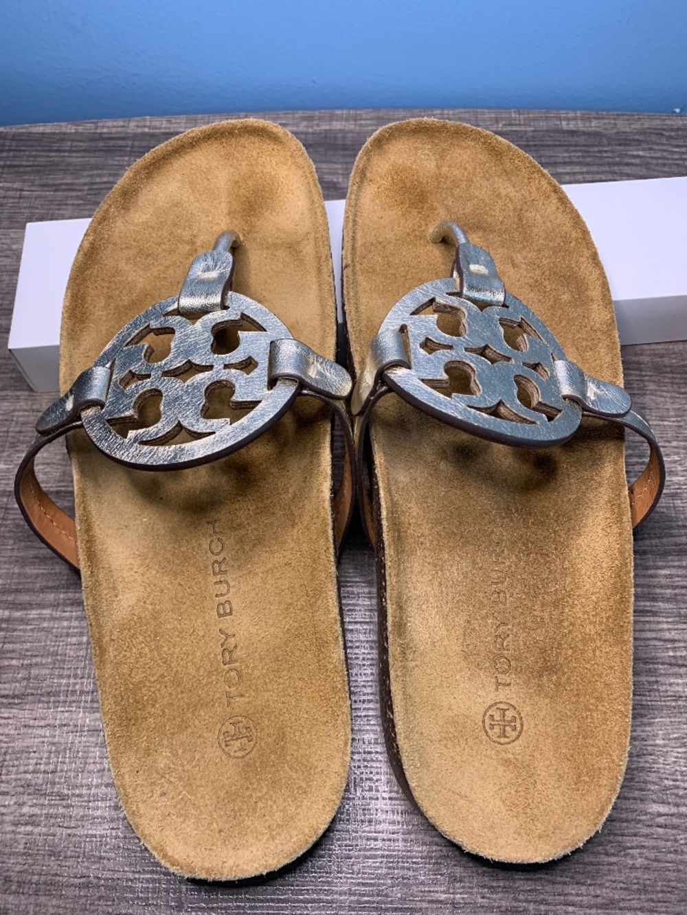 TORY BURCH Leather Logo Sandals, metallic leather-cork size 9.5M